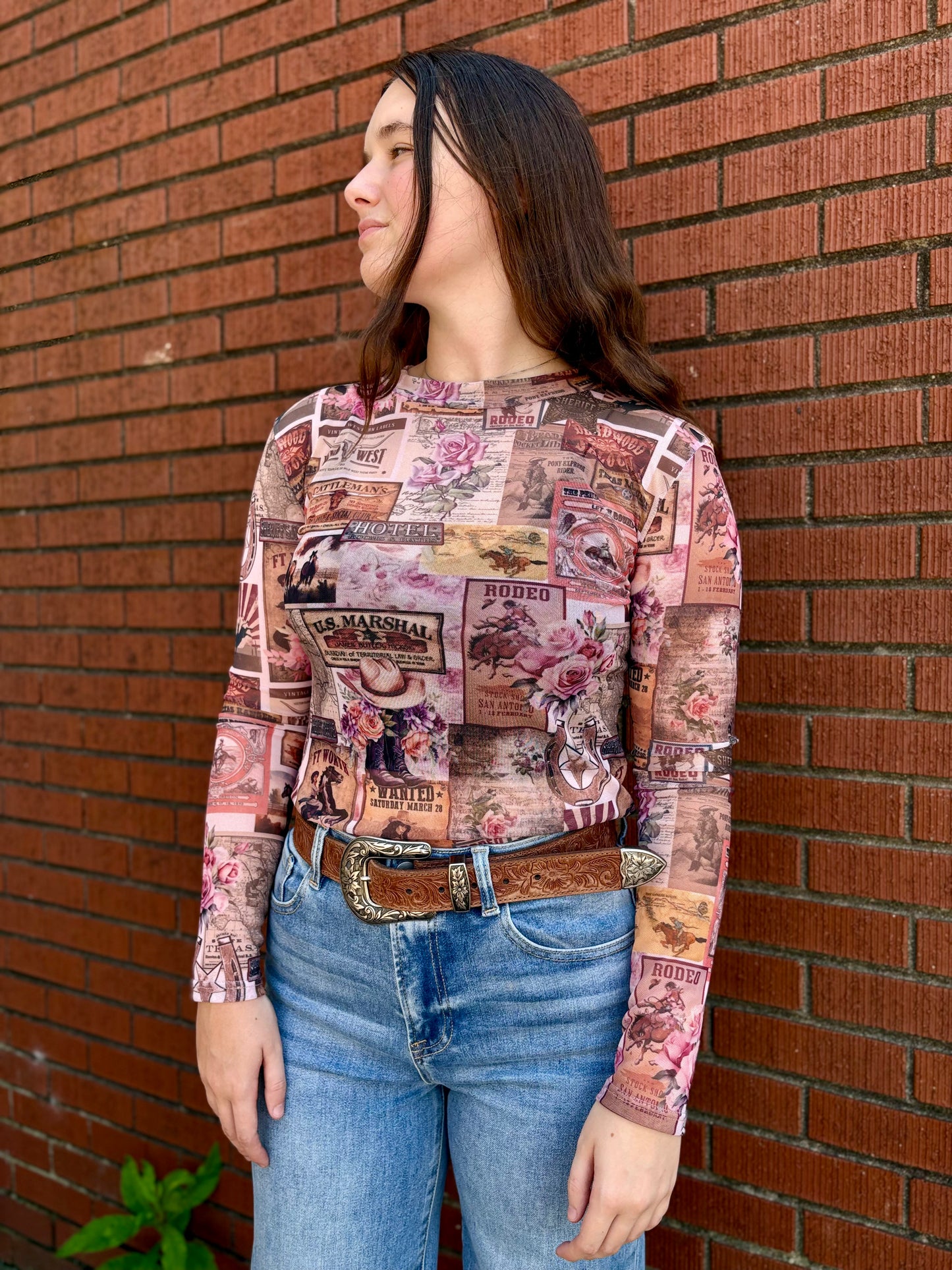 TEXAS BOOT COLLAGE PRINTED LONG SLEEVE MESH TOP