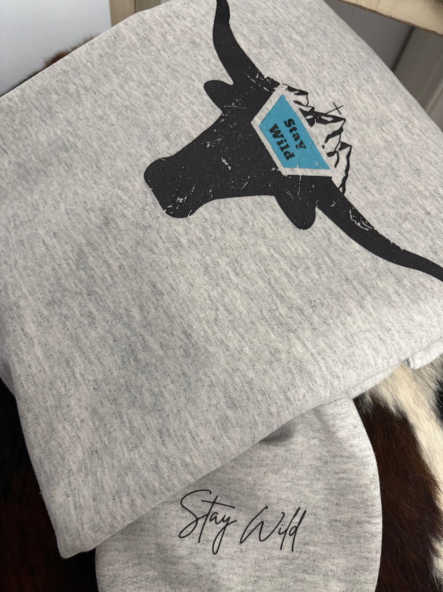 FAITH OVER FRONTIER CREWNECK