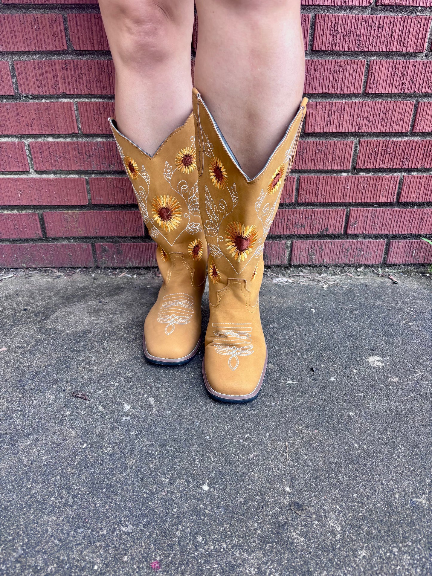 COWGIRL BLOOM BOOTS
