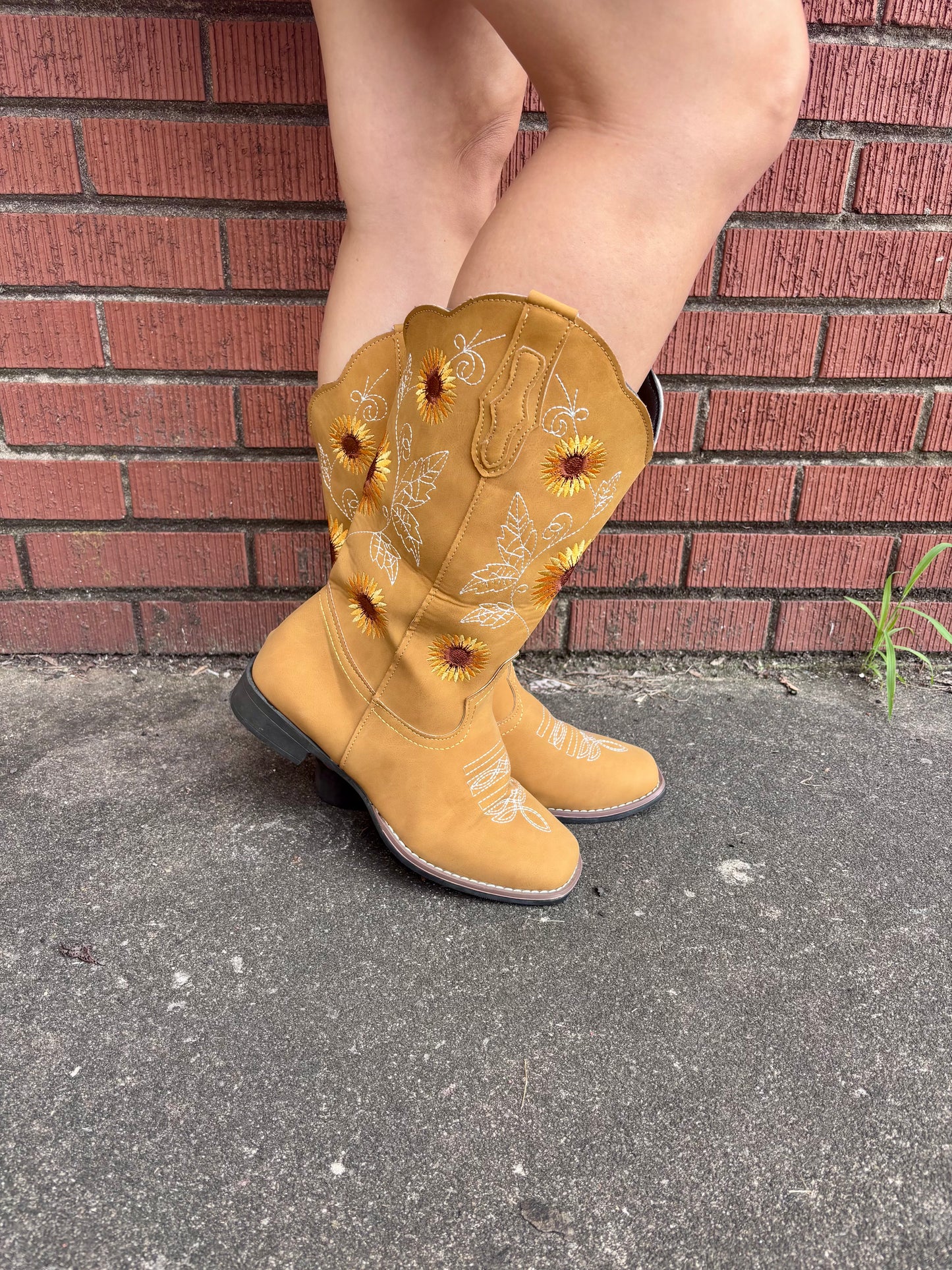 COWGIRL BLOOM BOOTS