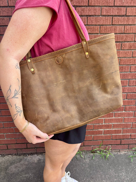 THE CLASSIC TOTE BAG