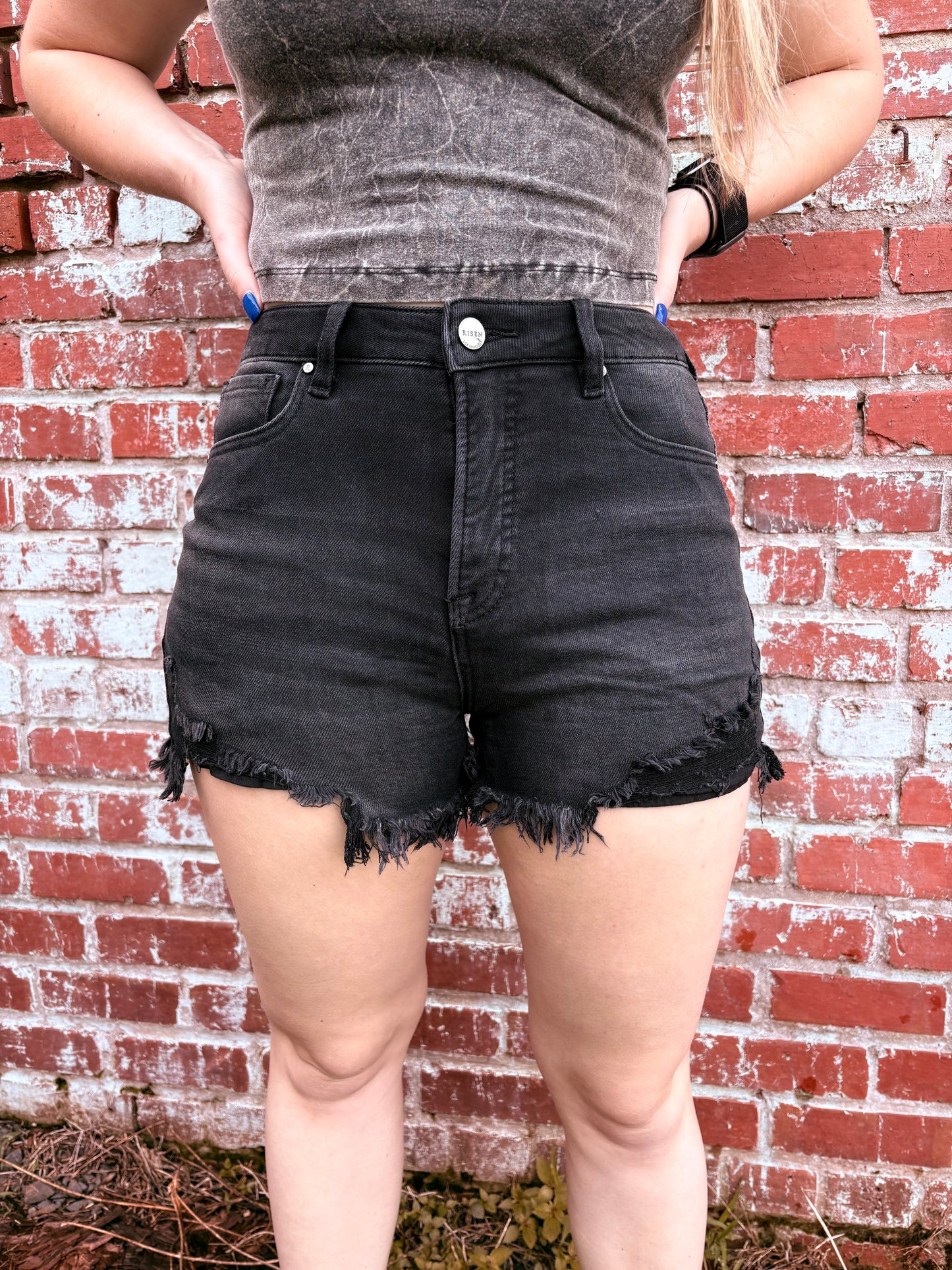 HIGH RISE SIDE STEP HEM SHORTS
